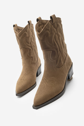 Kadın Sivri Burun Nakışlı Western Bot Tayko - Taba Süet