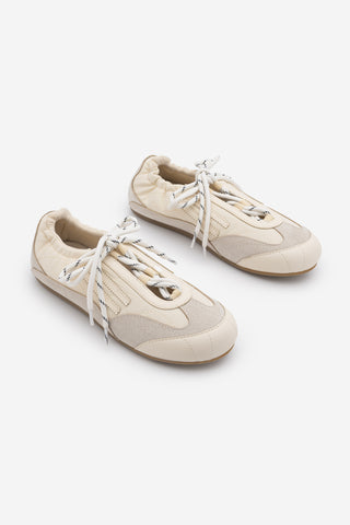 Kadın Sneaker Bağcıklı Büzgü Detaylı Spor Ayakkabı Varemi - Bej Süet