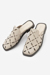 Kadın Hakiki Deri Zımbalı Önü Kapalı Sabo Günlük Terlik Tavire - Ekru