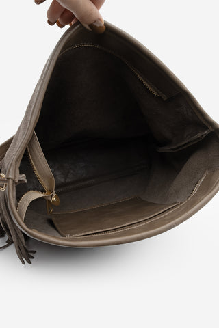 Kadın Hakiki Deri Püsküllü Omuz Çantası Soliga - Vizon Süet