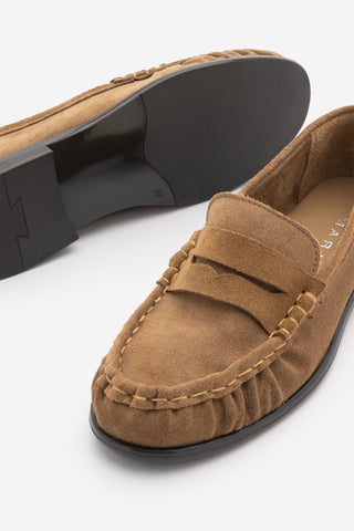 Kadın Hakiki Deri Büzgülü Makosen Loafer Günlük Ayakkabı Velron - Taba Süet