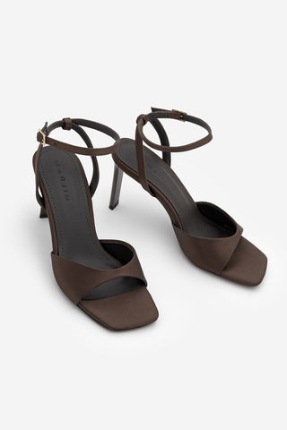 Kadın Küt Burun Topuklu Sandalet Vados - Kahve Saten