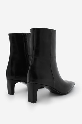 Kadın Küt Burun Topuklu Bot Sivet - Siyah