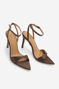 Kadın Sivri Burun Bantlı İnce Topuklu Sandalet Lokes - Kahve Saten