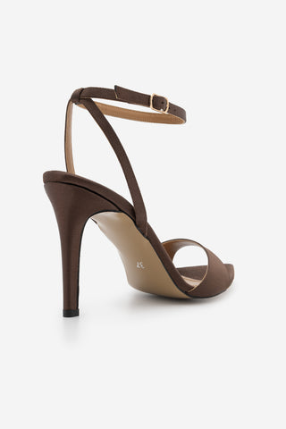 Kadın Sivri Burun Bantlı İnce Topuklu Sandalet Lokes - Kahve Saten