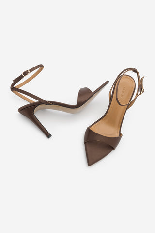 Kadın Sivri Burun Bantlı İnce Topuklu Sandalet Lokes - Kahve Saten