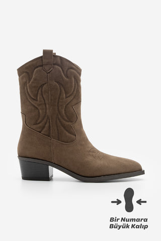Kadın Sivri Burun Nakışlı Western Bot Nilva - Kahve Süet